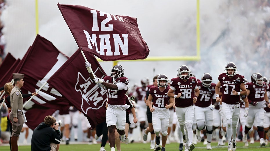Five-star Texas A&M offensive line commit gets torched on social media for awkward hat ritual Schools Australia