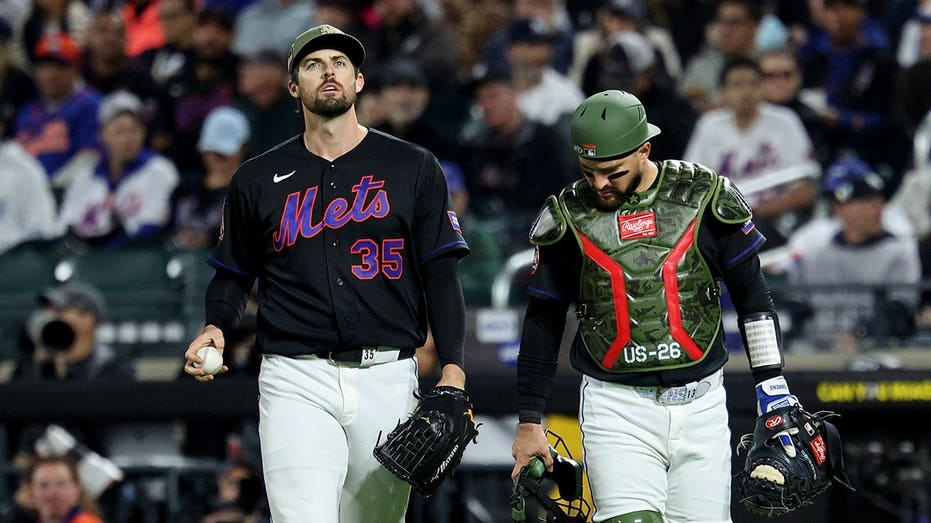Mets pitcher Clay Holmes suffers broken leg after getting hit with 111 mph line drive: 'A huge blow' Schools Australia